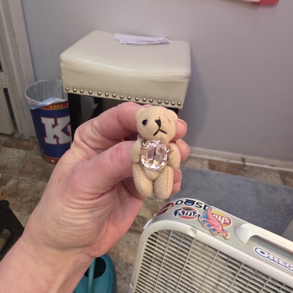 Plush Bear with Crystal Gem - Picture 4 of 16